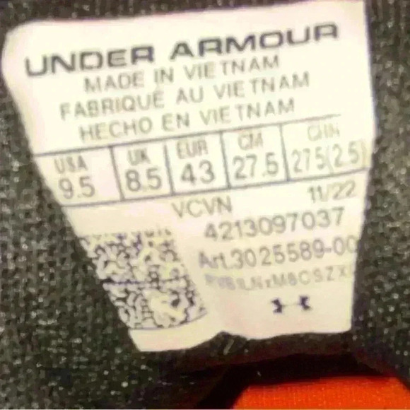 Under Armor | Baseball Cleats | Size 9.5 - Picture 5 of 5